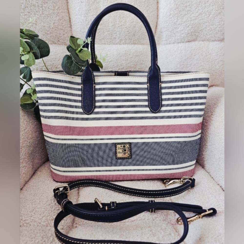 Dooney & Bourke Tote Bag With Crossbody Strap